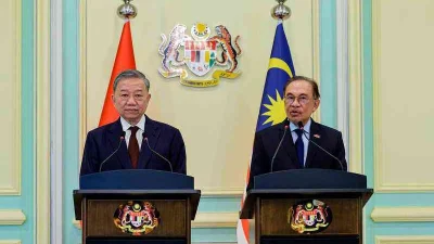 ASEAN Zirvesi öncesi bir araya gelen Malezya ve Vietnam liderleri,