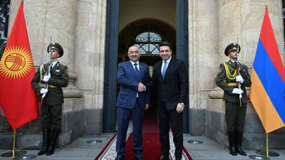 Kırgızistan, Azerbaycan ile Ermenistan arasında barış sürecine destek vererek, olası