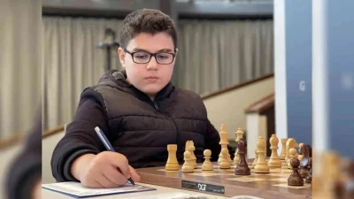 Dünyanın en genç büyükustası Yağız Kaan Erdoğmuş, İsveç'te düzenlenen prestijli