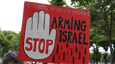 Paris'te bir araya gelen İsrailliler, Tel Aviv yönetiminin Gazze'deki saldırılarını