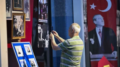 Ankara’da Bülent Ecevit’in yaşamına ışık tutan “Her Yönüyle Ecevit” sergisi,