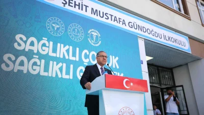 Bingöl'de sağlık bilinci oluşturmayı amaçlayan etkinlikte ilkokul öğrencileri ilk yardım