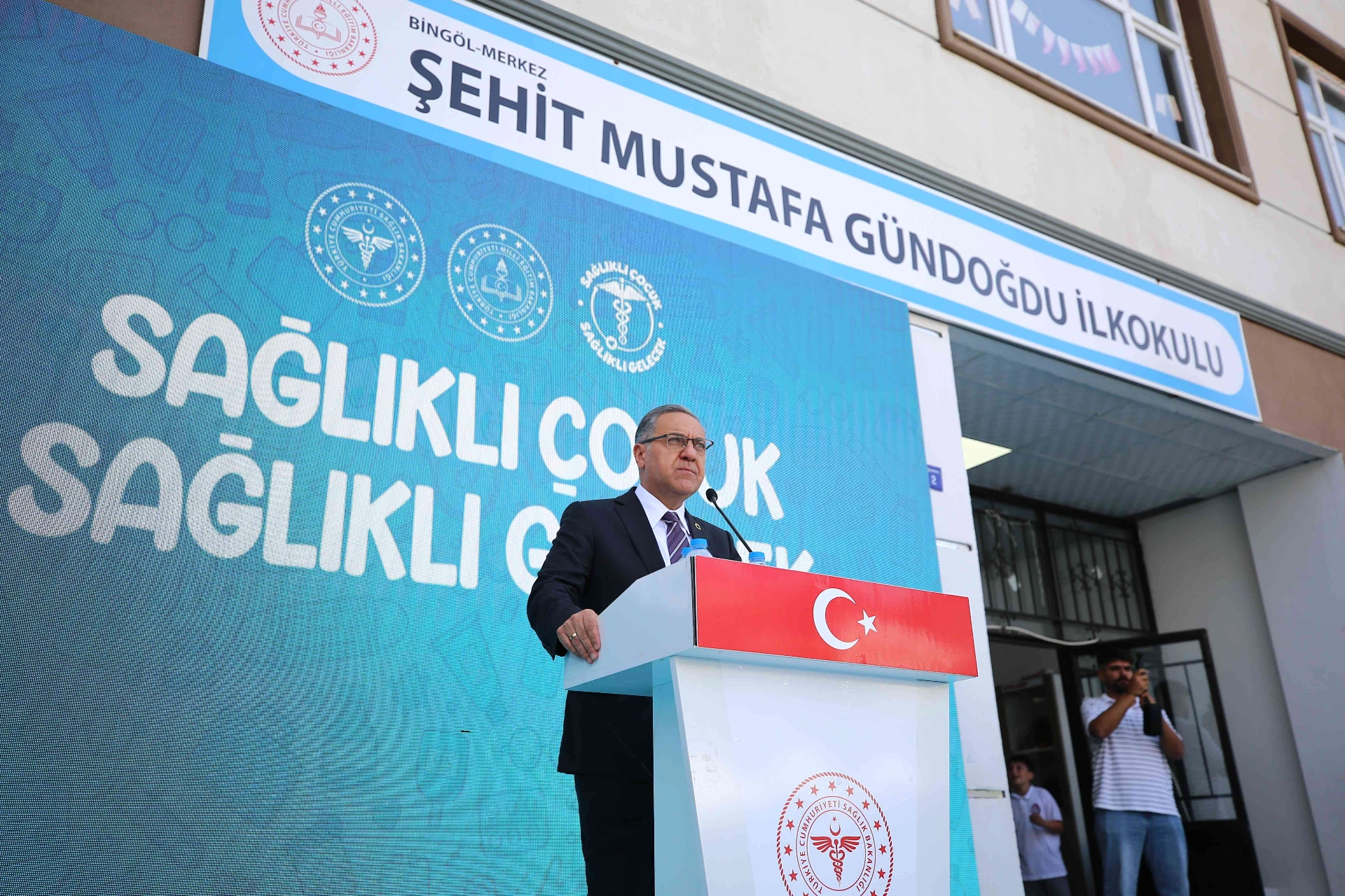 Bingöl'de sağlık bilinci oluşturmayı amaçlayan etkinlikte ilkokul öğrencileri ilk yardım