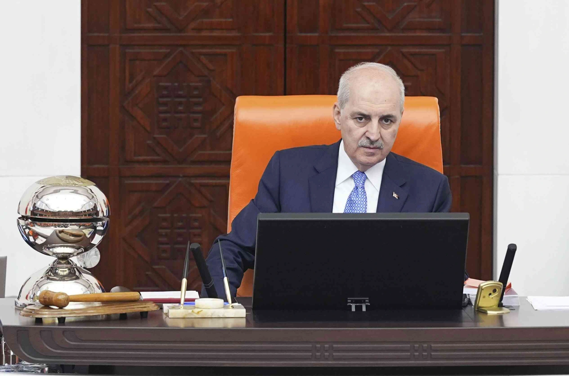 Meclis Genel Kurulunda muhalefet partilerinin önergeleri reddedildi. Kanun tekliflerinin tamamlanamaması