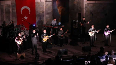 Latin müziğinin efsane grubu Gipsy Kings, Tonino Baliardo liderliğinde Eskişehir'de