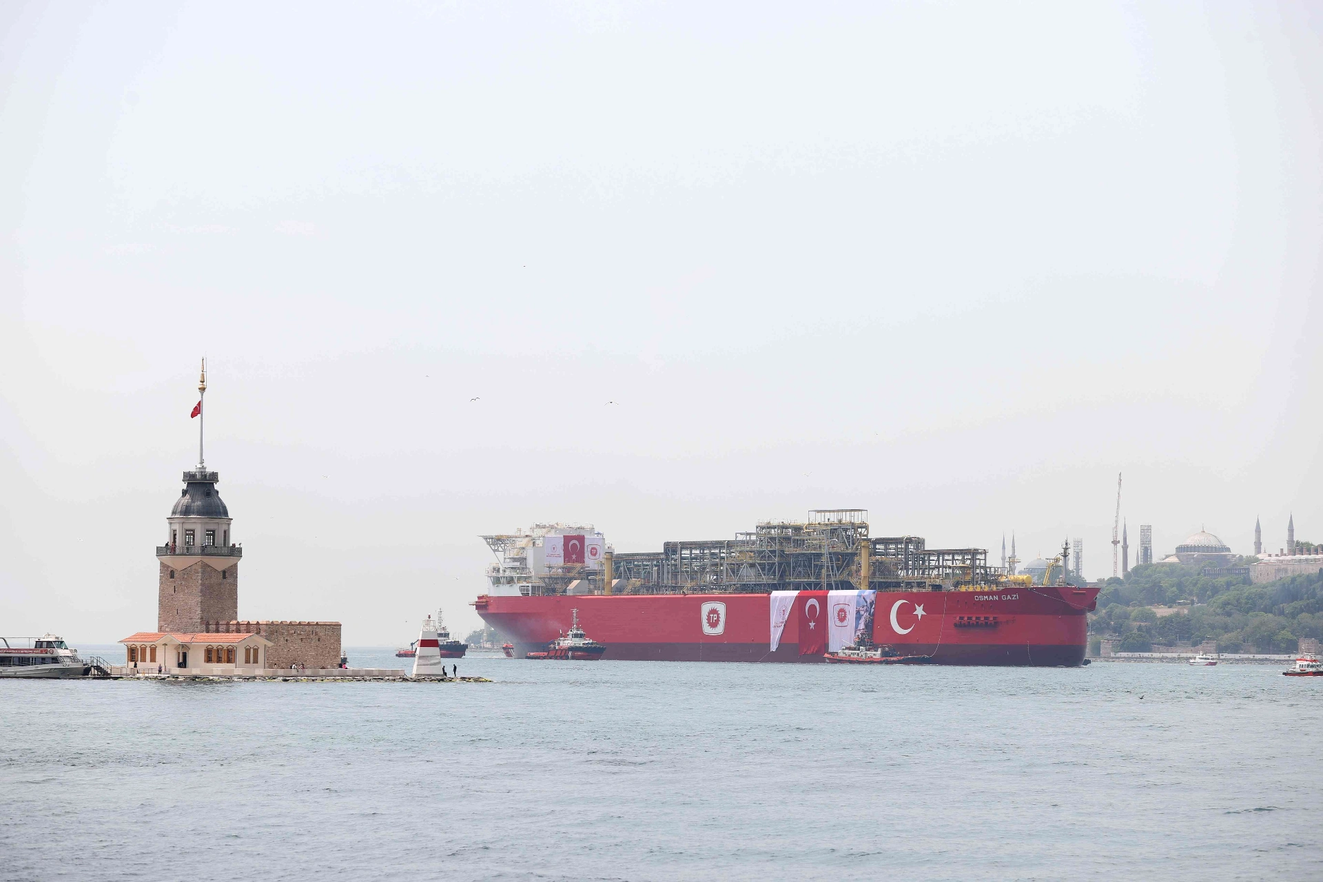 Türkiye’nin ilk yüzer doğal gaz üretim platformu Osman Gazi, İstanbul