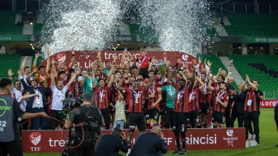 Uzatmalara giden mücadelede Bandırmaspor'u 3-1 yenen Fatih Karagümrük, Süper Lig