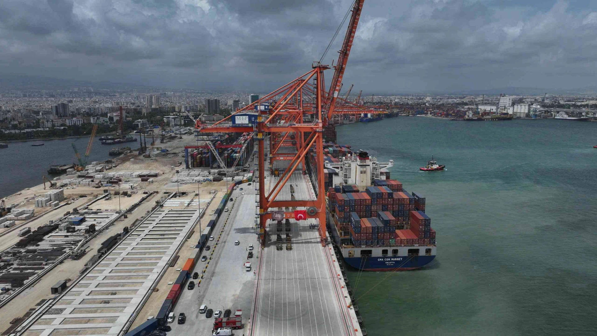Mersin Uluslararası Limanı Genişleme Projesi'nin ilk etabı törenle açıldı. Liman