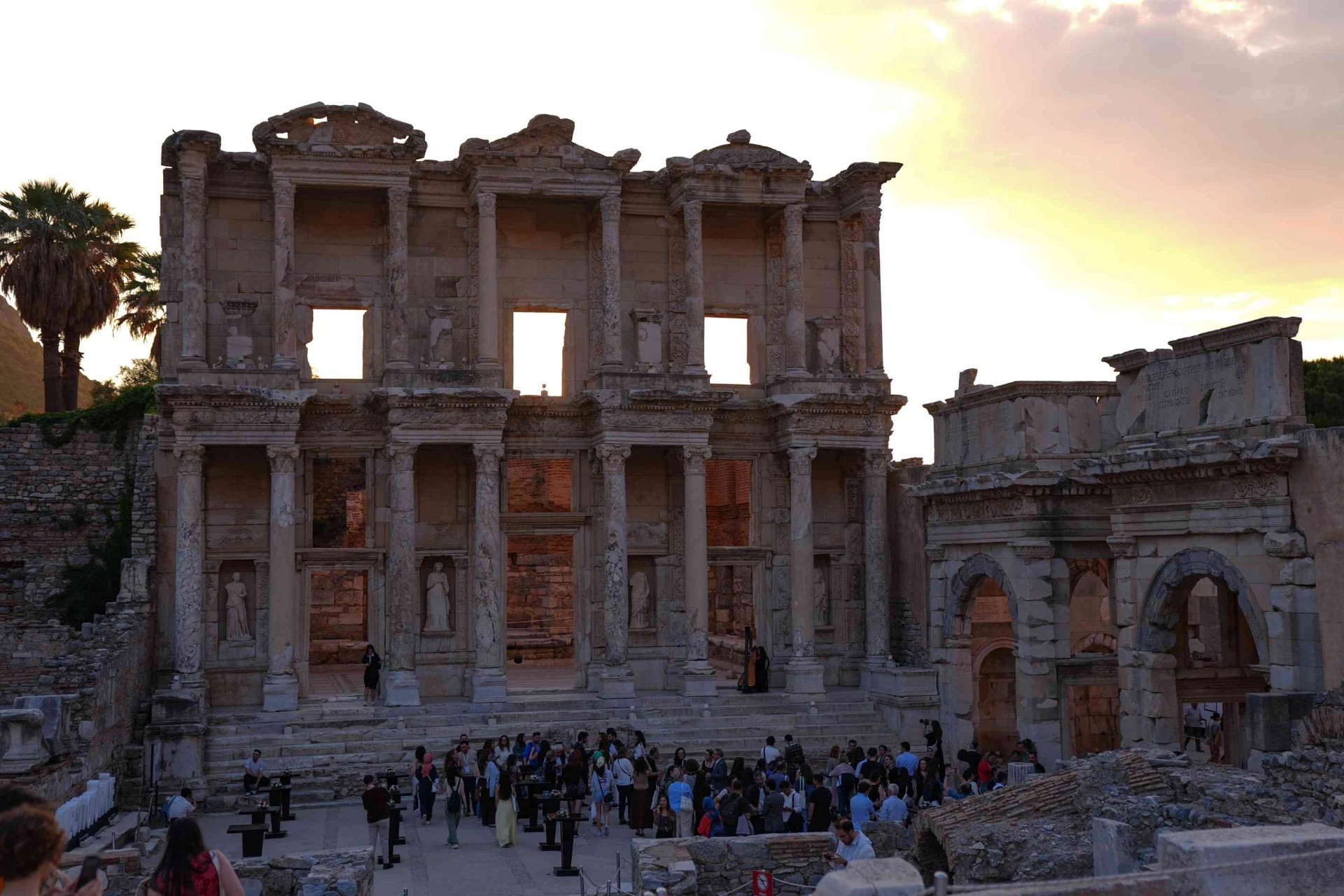 THY’nin “Connect To Türkiye” projesi kapsamında İzmir’e gelen 200 yabancı