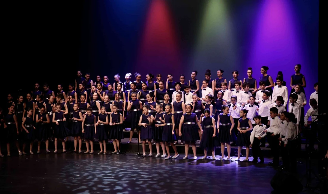 Samsun Devlet Opera ve Balesi Çocuk Korosu’ndan Unutulmaz Konser SAMDOB’un 90 kişilik çocuk korosu, Atatürk Kültür Merkezi’nde sahneye çıkarak