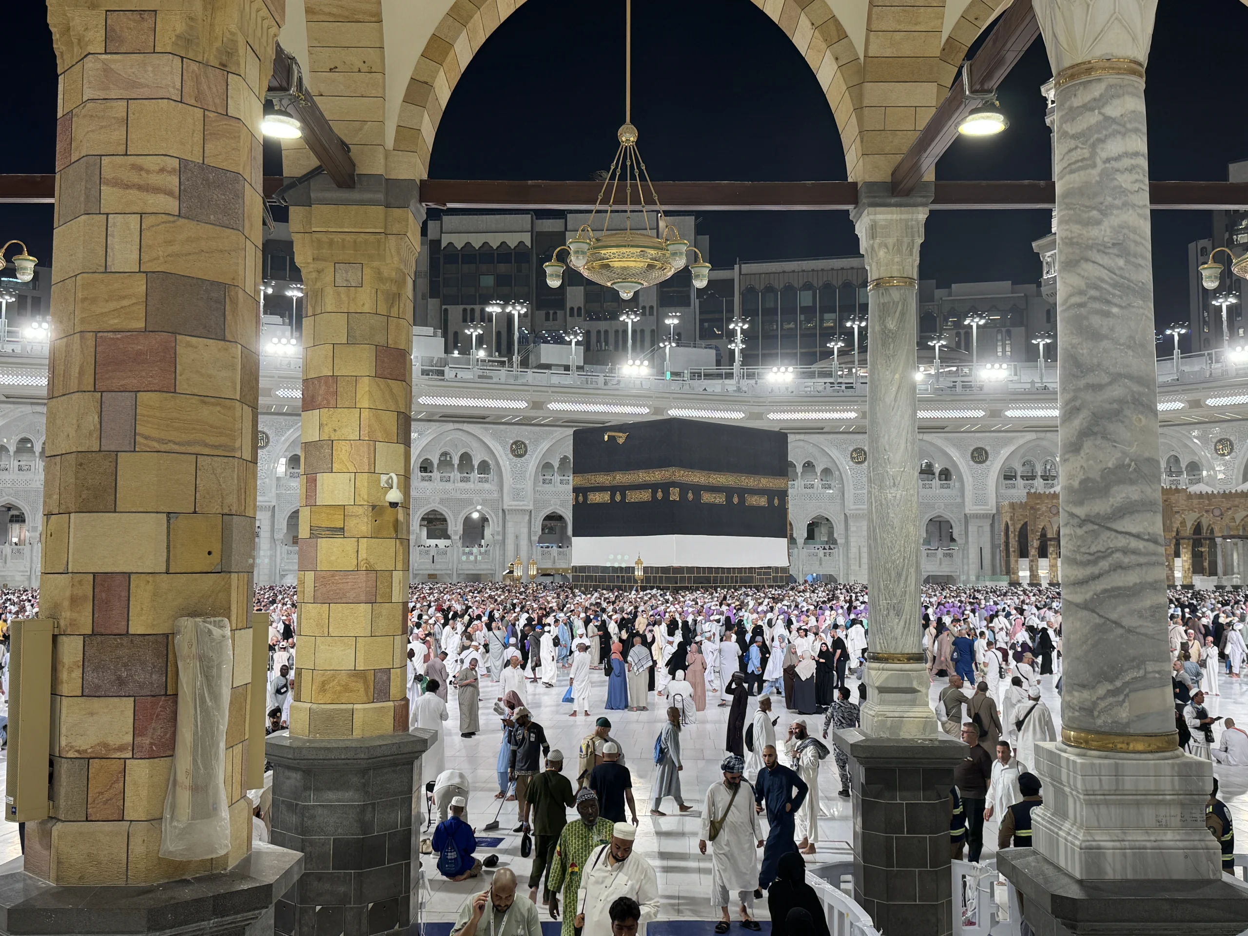 Kurban Bayramı’nı kutsal topraklarda geçiren hacılar, Kabe'deki veda tavafının ardından