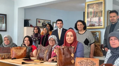 Isparta Aksu’da açılan kursla geleneksel deri işlemeciliği yeniden hayat buldu;