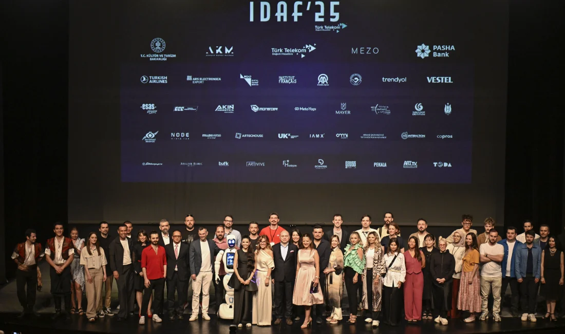 İstanbul Dijital Sanat Festivali beşinci yılında 80 sanatçının katılımıyla AKM’de