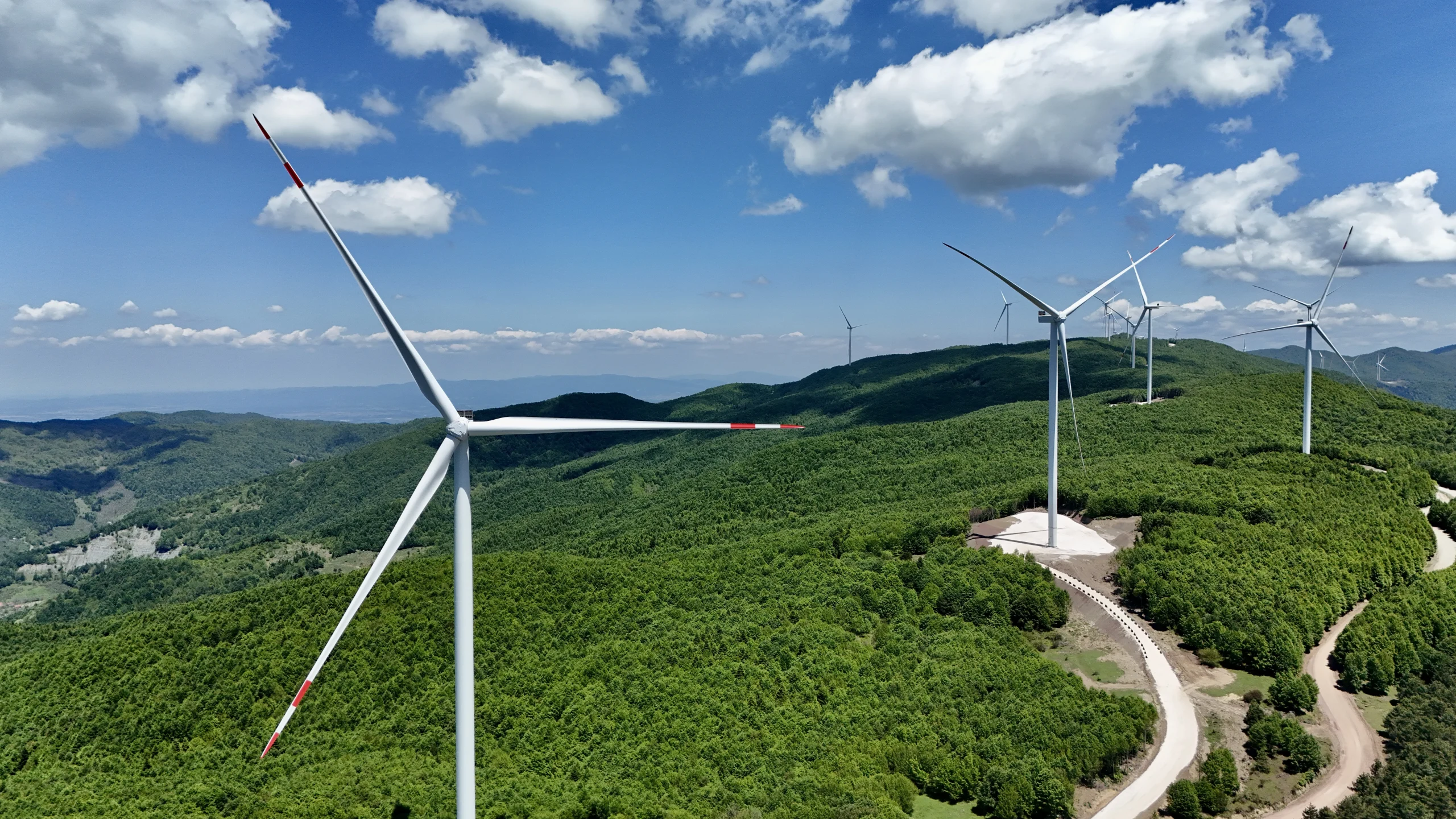  Eksim Enerji, temiz enerji yatırımlarıyla 790 bin hanenin elektrik