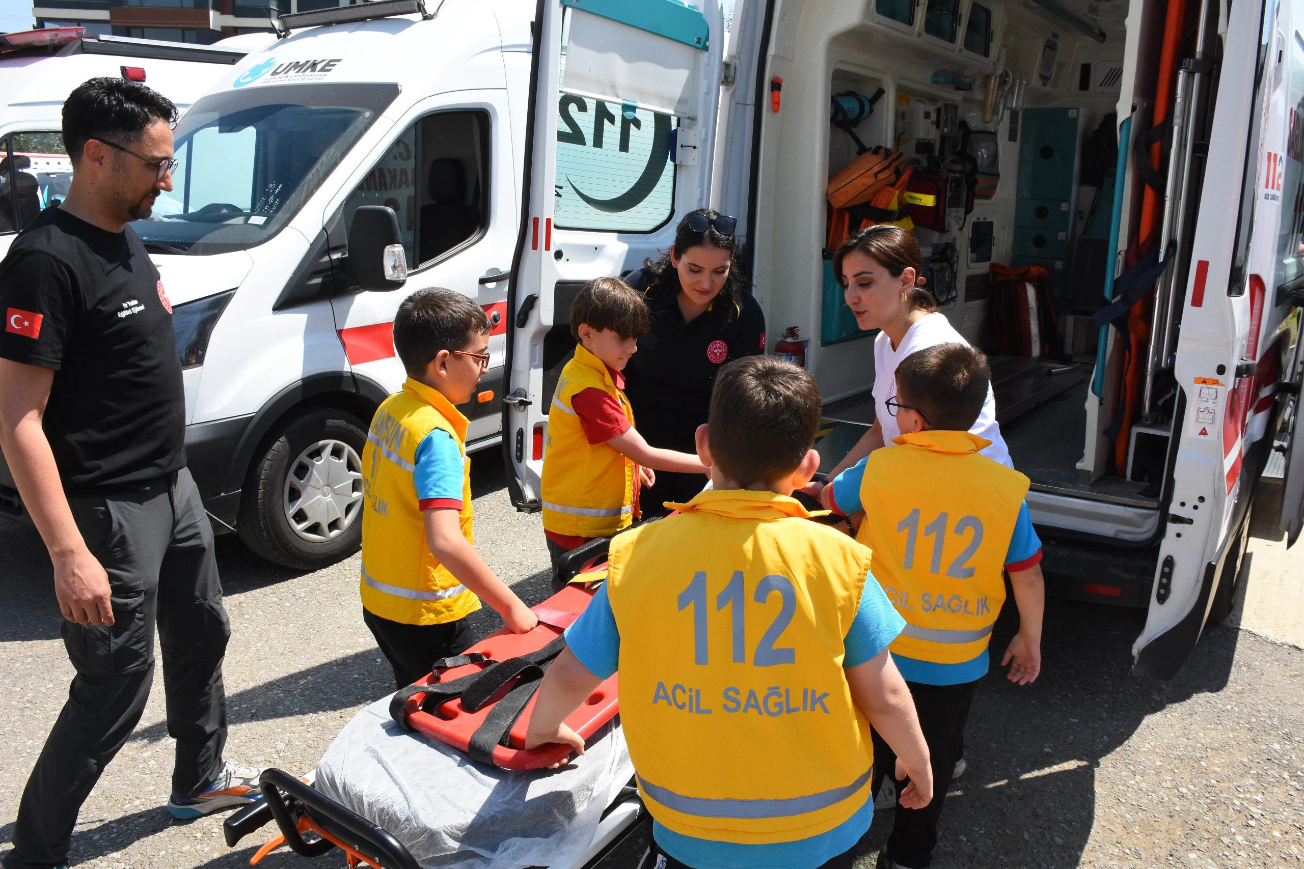  Samsun’da ilkokul öğrencileri sağlık elçisi olarak arkadaşlarına ilk yardım