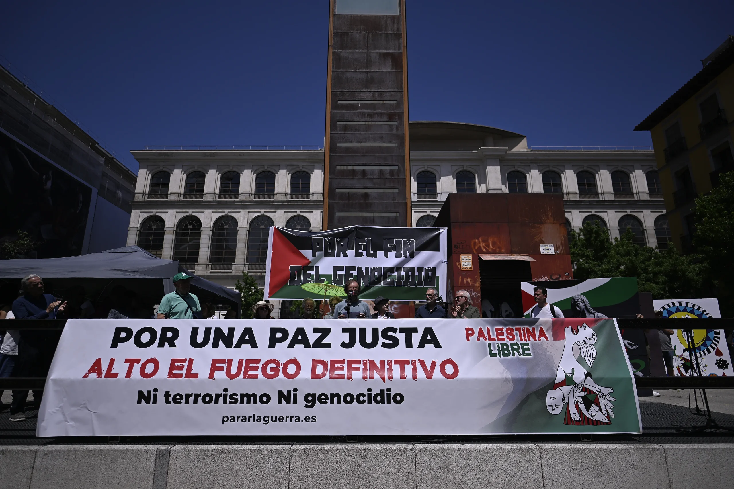  İspanya genelinde binlerce kişi İsrail’in Gazze’ye yönelik saldırılarını protesto