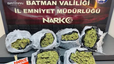 Batman’da uyuşturucu operasyonunda 5 kilo 400 gram skunk ele geçirilirken,