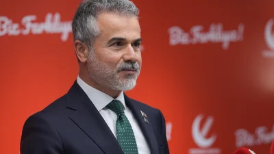 Yeniden Refah Partili Suat Kılıç, D-8 ülkelerinin İstanbul'da acilen toplanarak