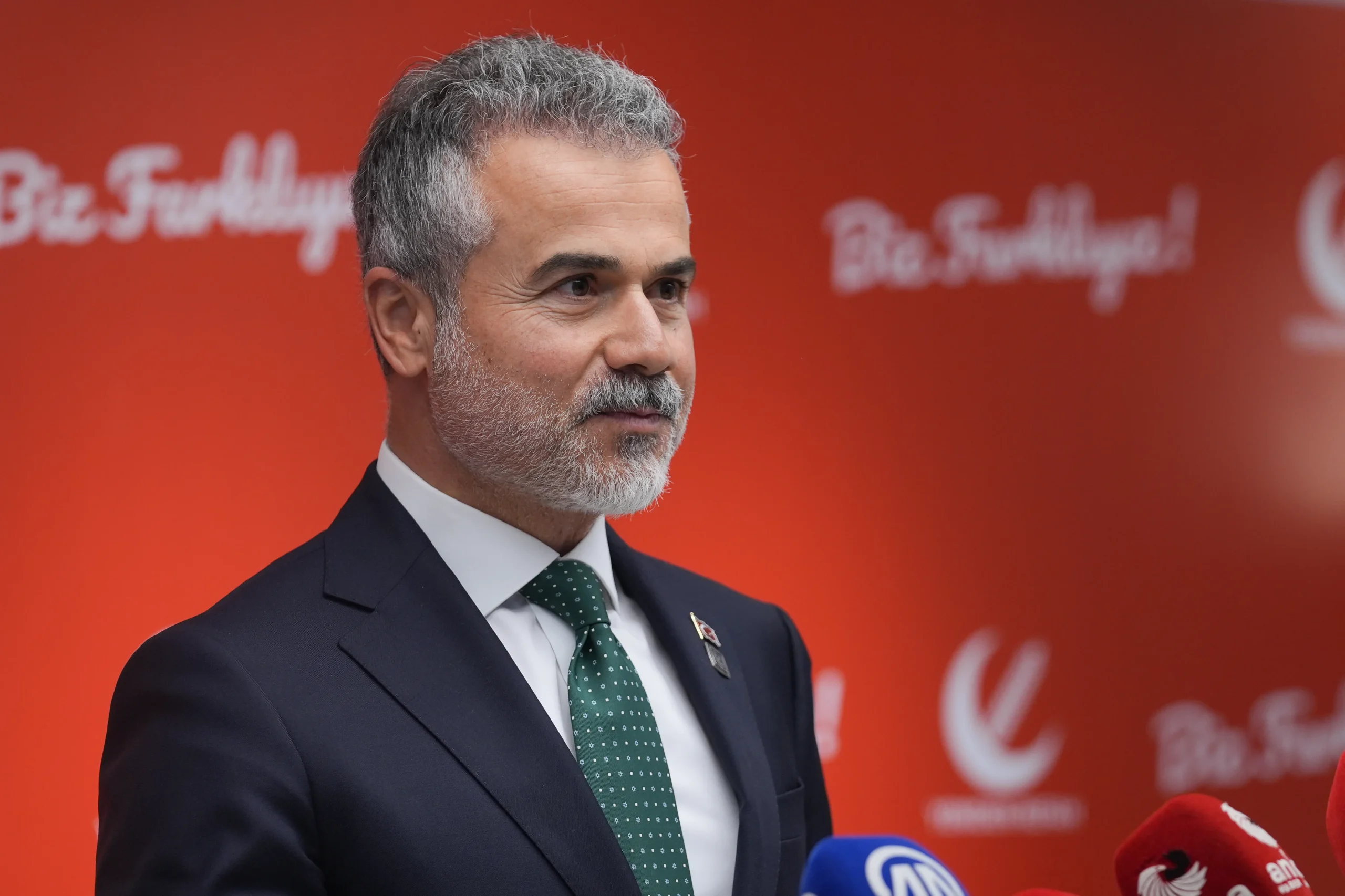 Yeniden Refah Partili Suat Kılıç, D-8 ülkelerinin İstanbul'da acilen toplanarak