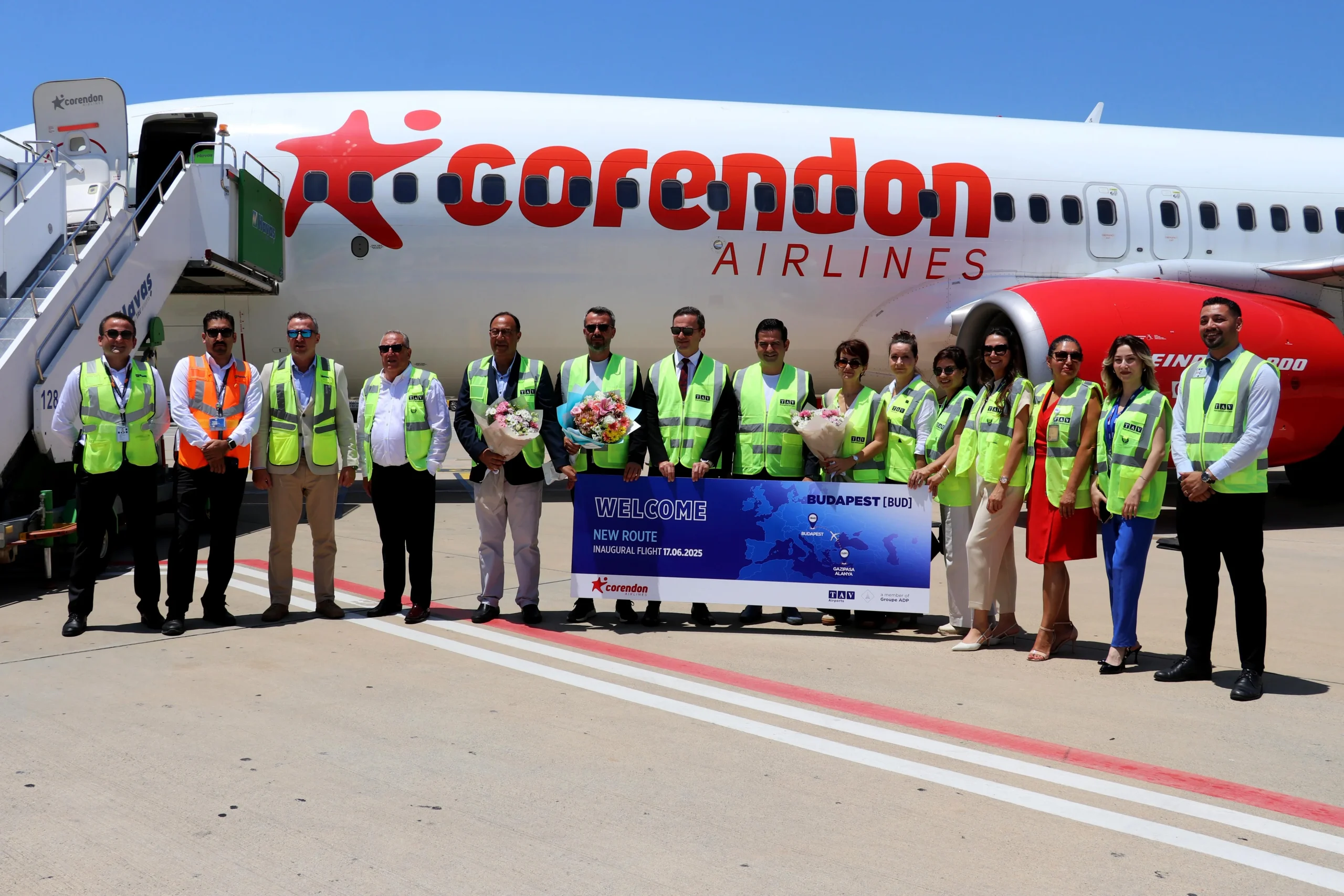  Macaristan’ın Budapeşte kentinden Alanya-Gazipaşa Havalimanı’na düzenlenen ilk charter seferle