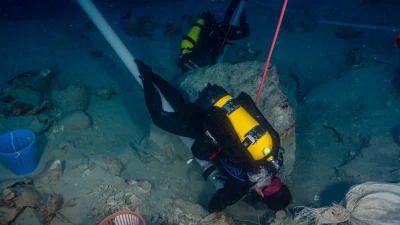 Muğla'nın Marmaris ilçesindeki Serçe Limanı Batığı'nda su altı kazı çalışmaları,