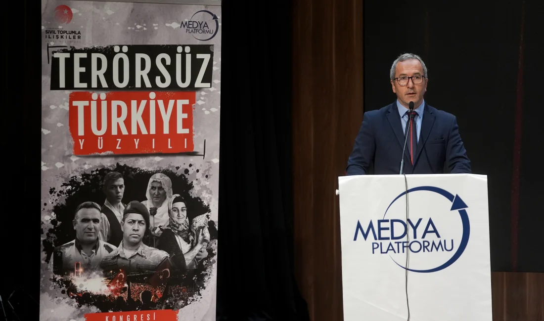 İstanbul’da “Terörsüz Türkiye” İçin Anlamlı Buluşma “Terörsüz Türkiye Yüzyılı Kongresi”, İstanbul’da toplumun farklı kesimlerinden isimlerin katılımıyla