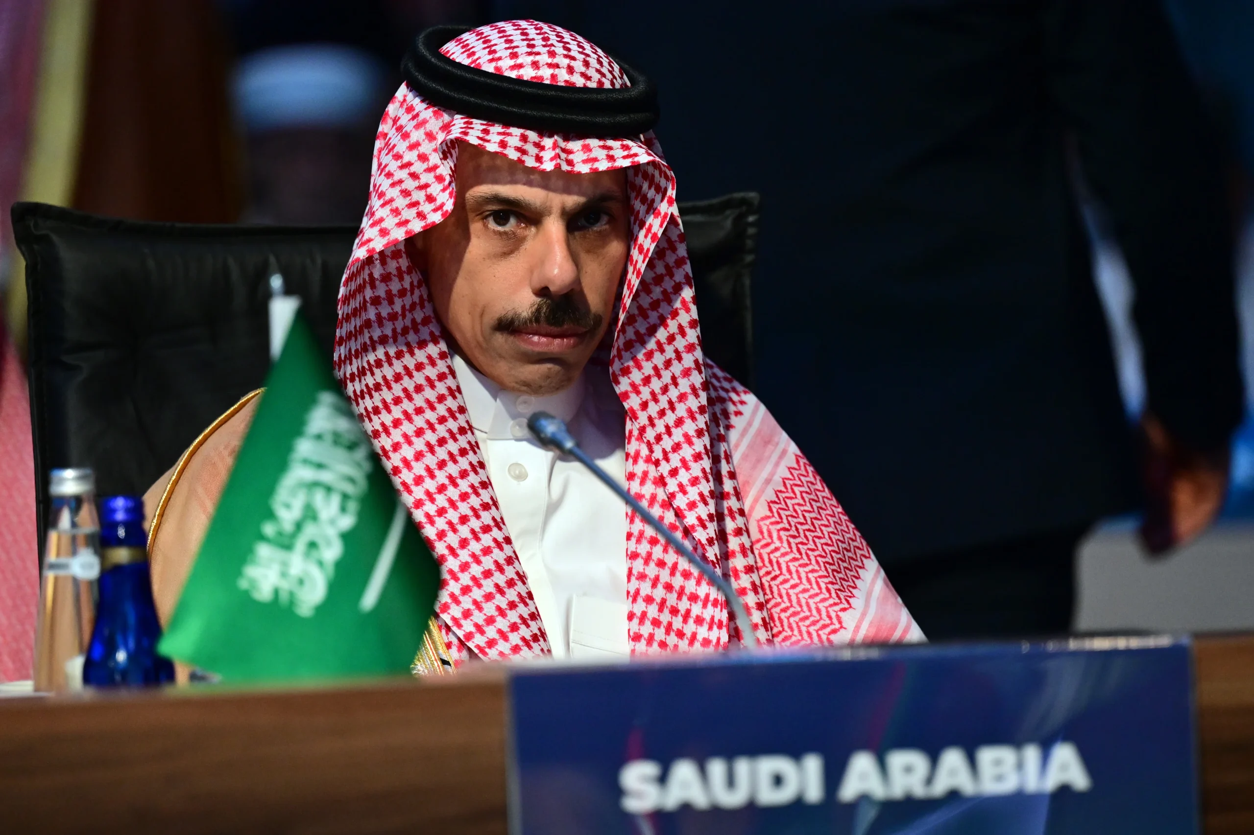  Suudi Arabistan Dışişleri Bakanı Faysal bin Ferhan, İsrail'in İran'a