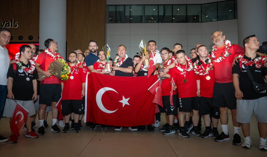  İtalya'daki Avrupa Şampiyonası'nda ikinci olan Down Sendromlu Milli Takımlar,