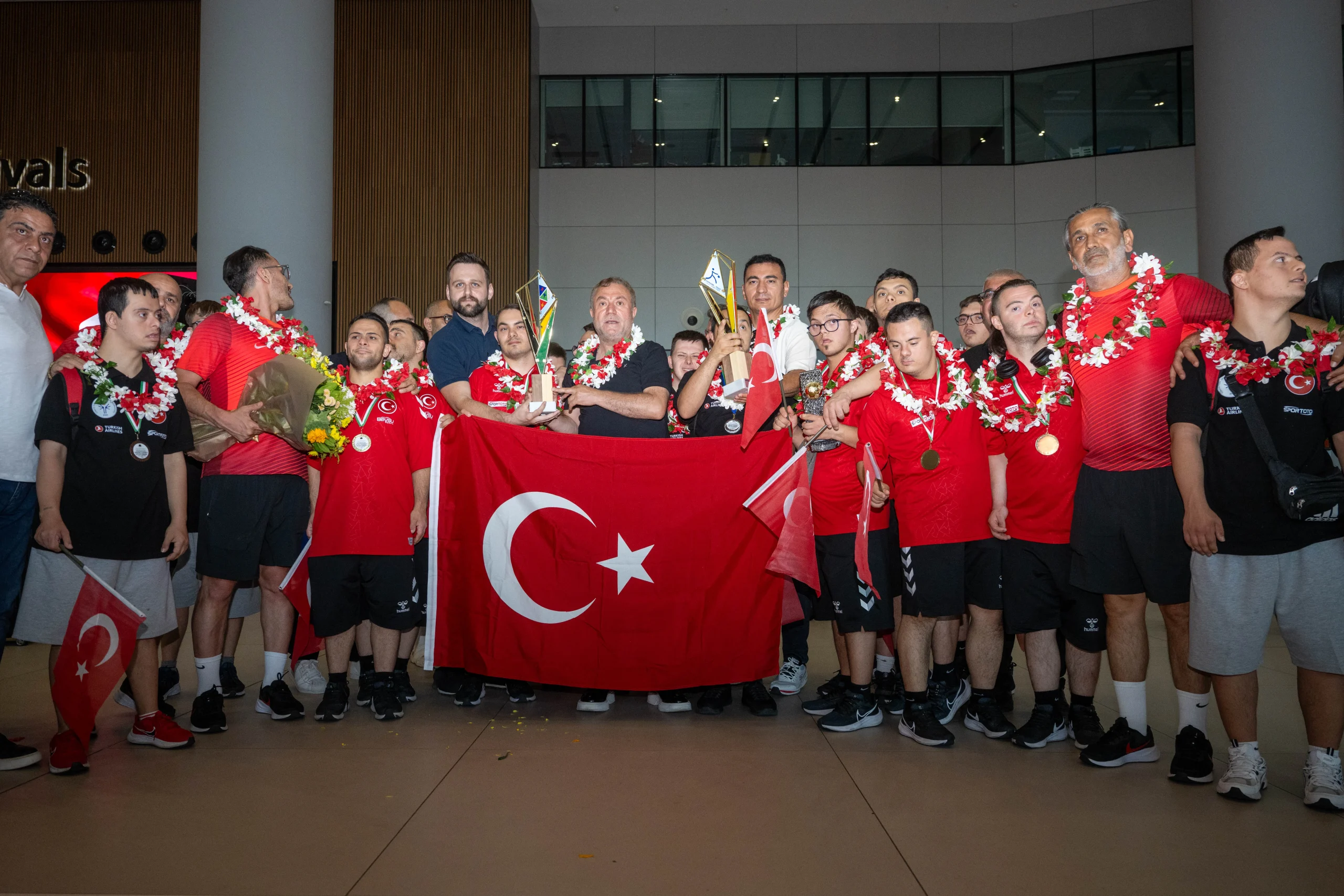  İtalya'daki Avrupa Şampiyonası'nda ikinci olan Down Sendromlu Milli Takımlar,