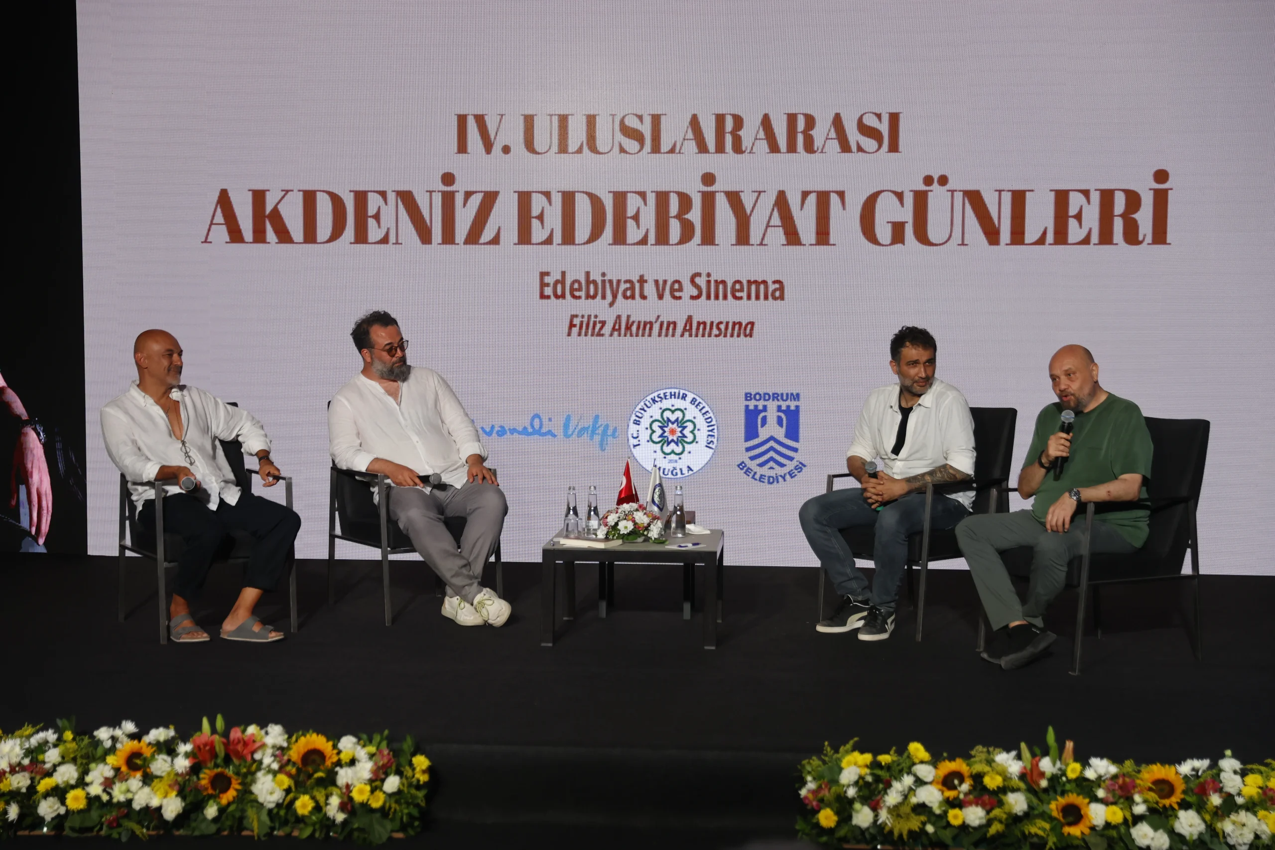  Bodrum’da bu yıl dördüncüsü düzenlenen Akdeniz Edebiyat Günleri, edebiyat