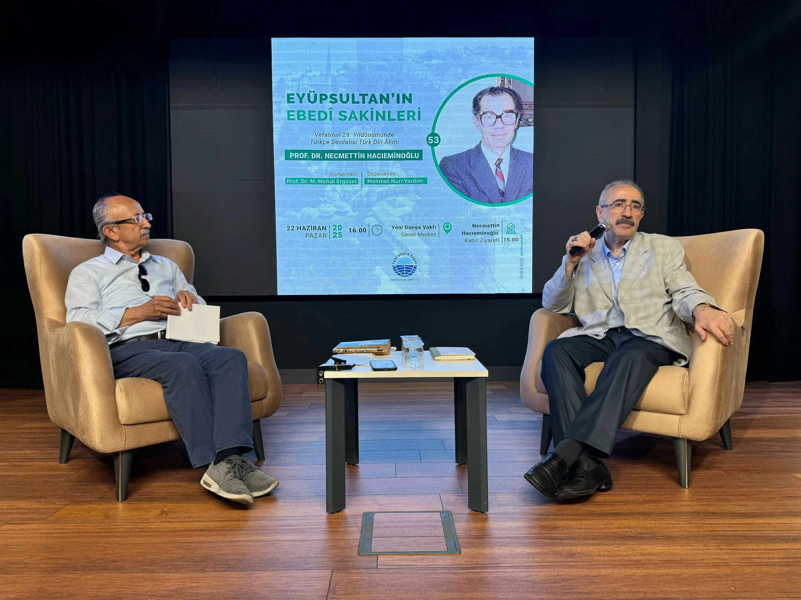  Türk dili ve edebiyatına büyük katkılar sunan Prof. Dr.