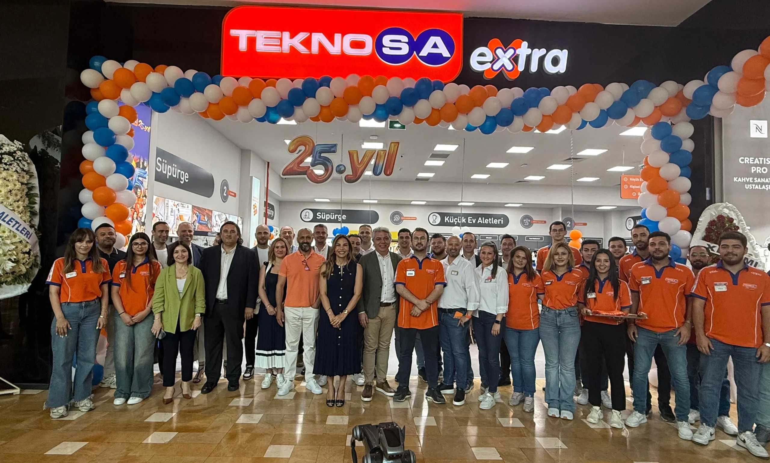 Teknosa, İzmir Optimum AVM’deki mağazasını dijital konseptle yenileyerek daha geniş