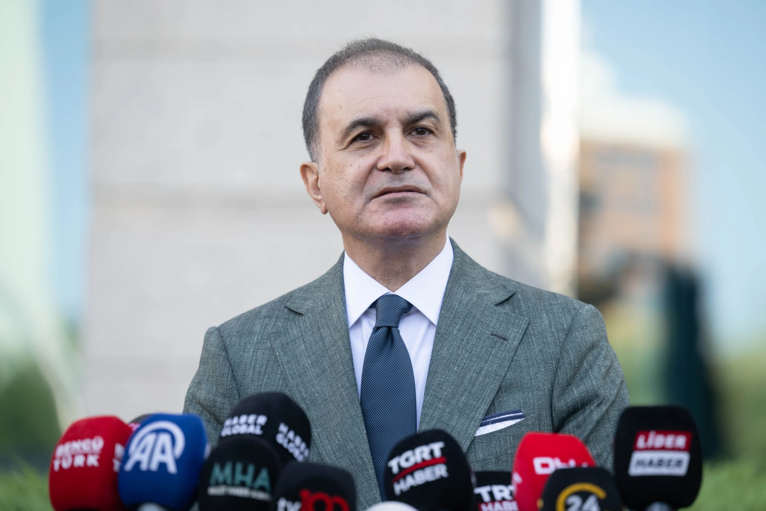  Ömer Çelik, İsrail’in nükleer tesisleri hedef alan saldırısının uluslararası