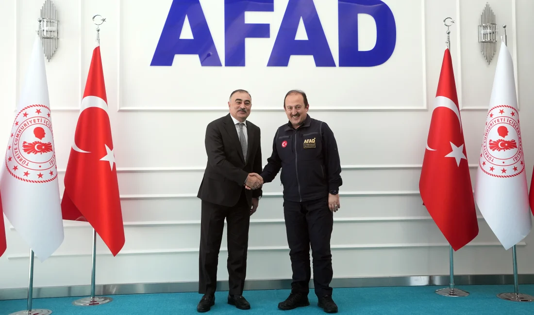 Azerbaycan’dan AFAD Personeline Uluslararası İşbirliği Rozeti AFAD personeline, Azerbaycan'ın arama kurtarma ekiplerine verdiği destek nedeniyle