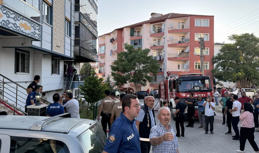  Kırıkkale’de bir apartman dairesinde çıkan yangında yoğun duman nedeniyle