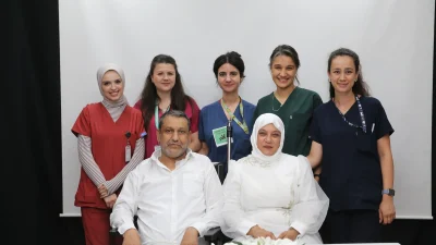  Bursa'da tedavi gören Yaşar Ünsever, hastanede düzenlenen nikah töreniyle