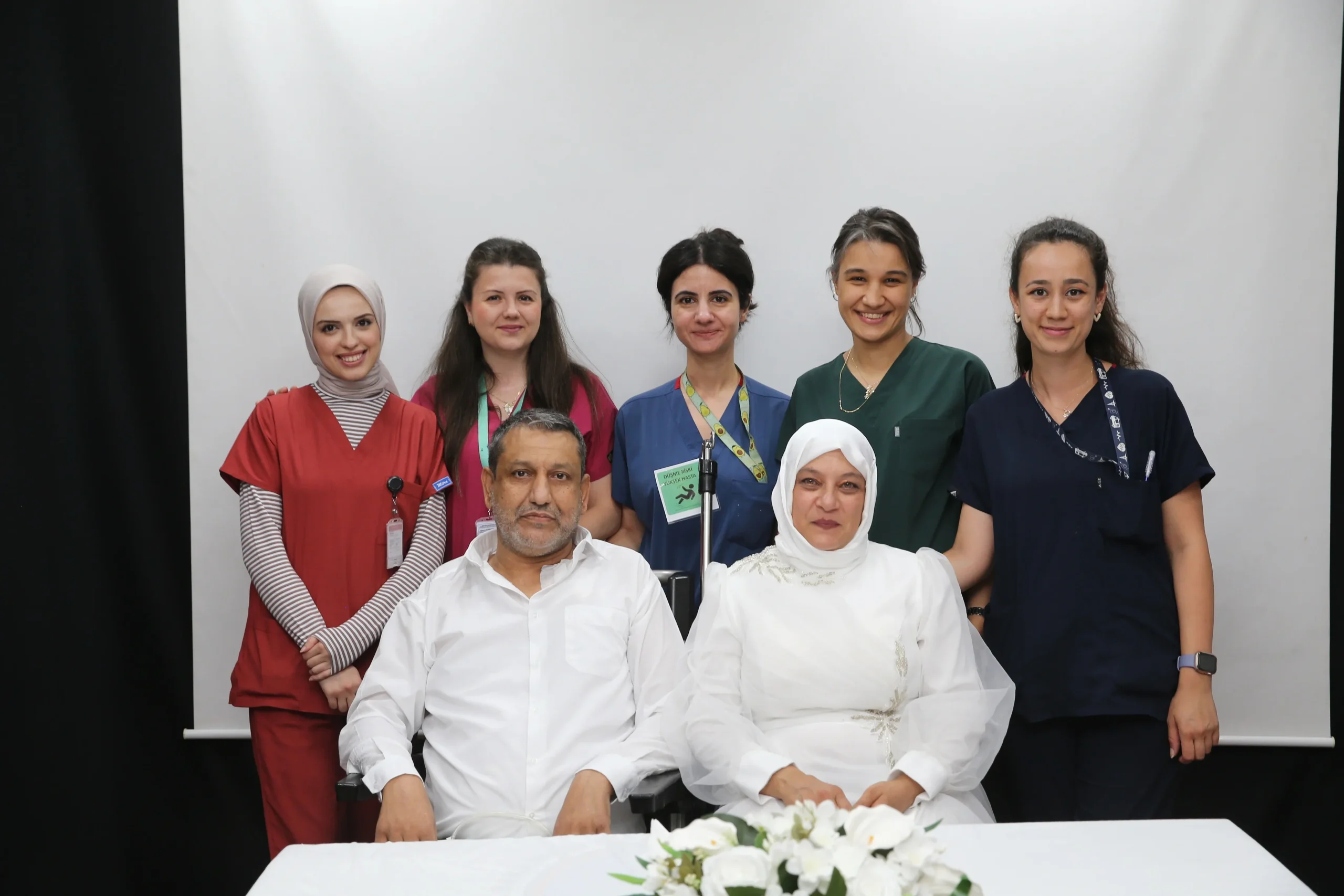  Bursa'da tedavi gören Yaşar Ünsever, hastanede düzenlenen nikah töreniyle