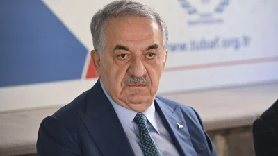  Hayati Yazıcı, yeni anayasa çalışmalarına ilişkin, "Cumhurbaşkanı'nın yeniden adaylığı