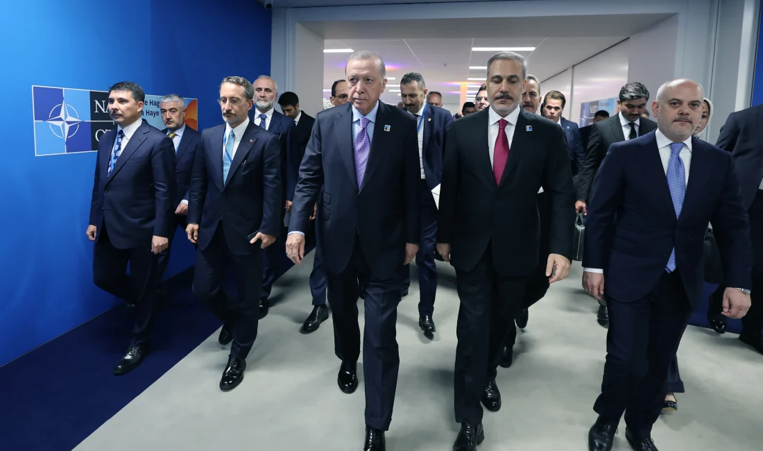  Cumhurbaşkanı Erdoğan, Hollanda’daki NATO Zirvesi’nde birçok ülke lideriyle ikili