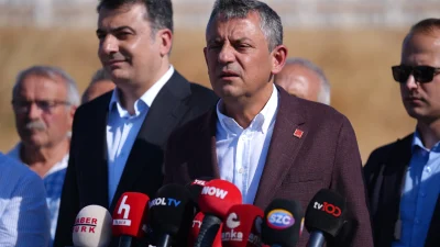  CHP Genel Başkanı Özgür Özel, Ekrem İmamoğlu’nu cezaevinde ziyaret