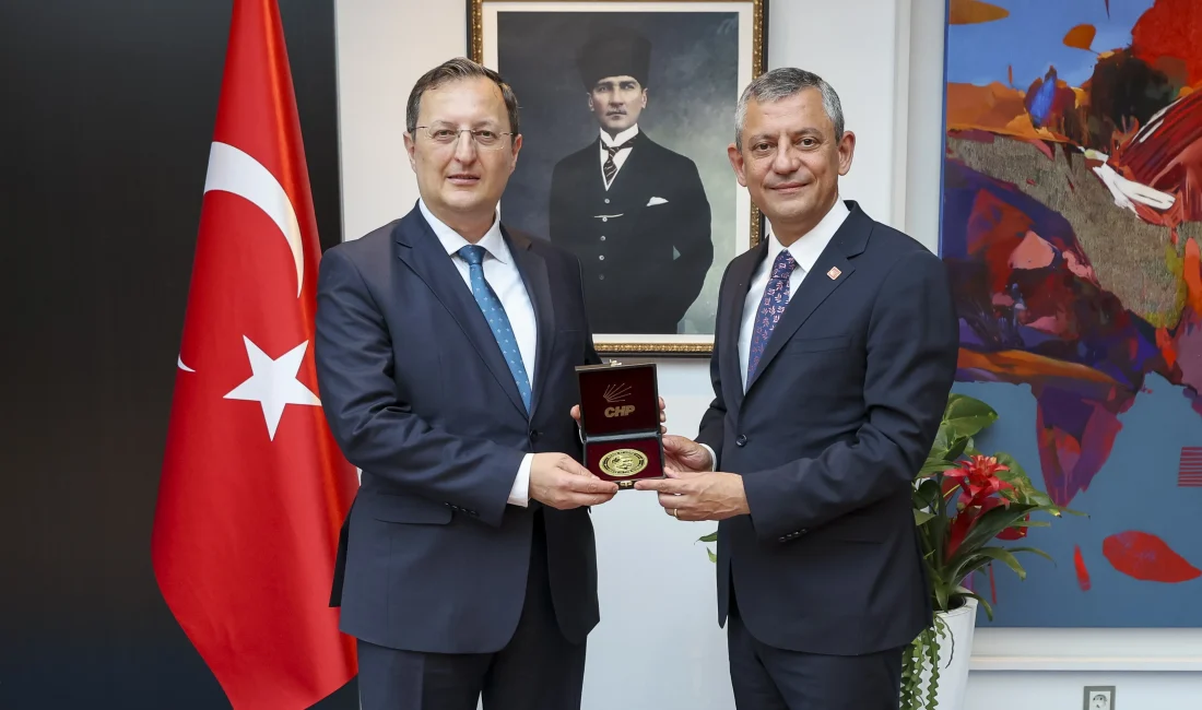 CHP Genel Başkanı Özgür Özel, Berlin’de Türkiye’nin Almanya Büyükelçisi Gökhan