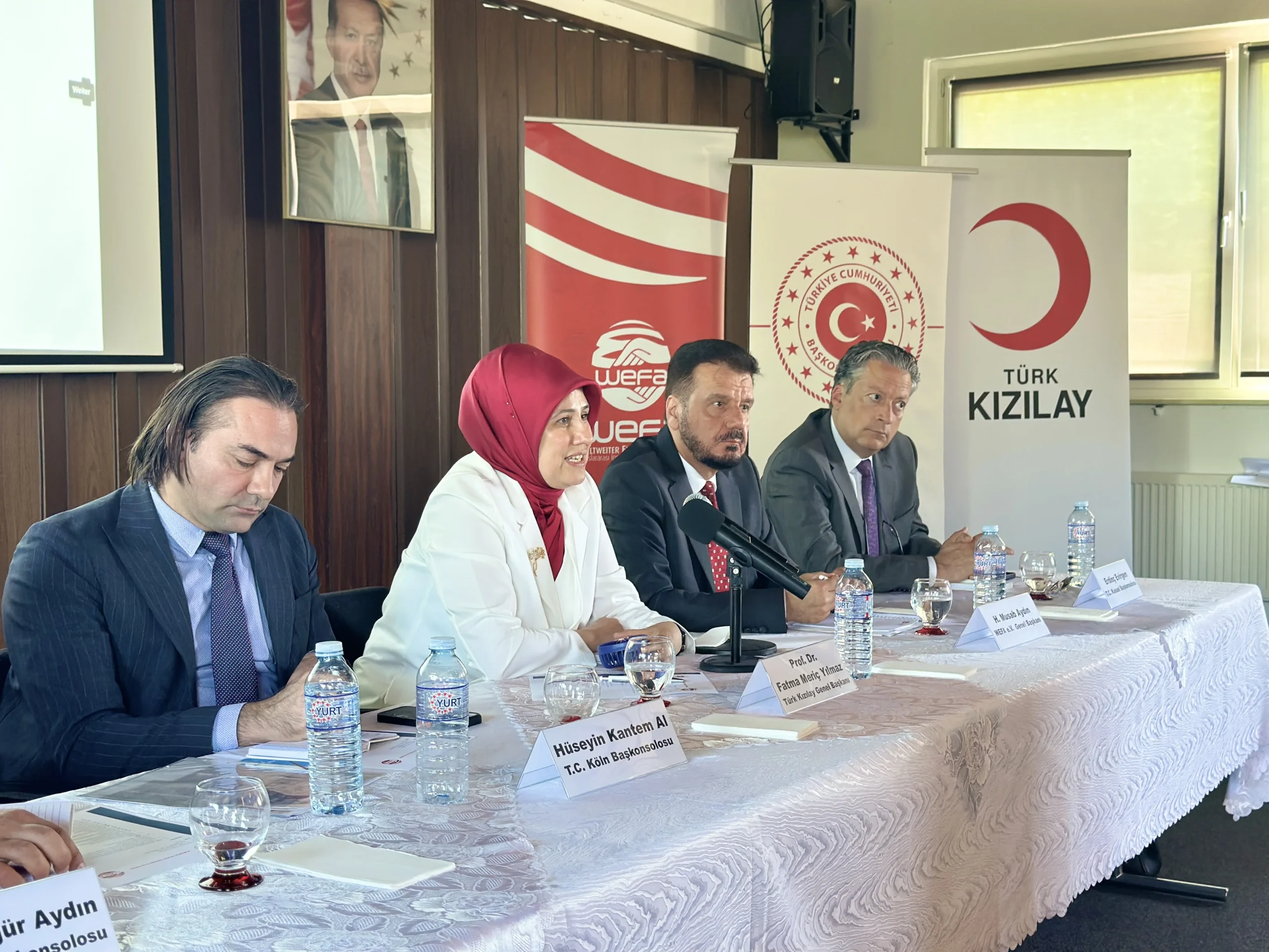  Köln'de gerçekleştirilen toplantıda, Türkiye’de yaşanabilecek doğal afetlere karşı yurt