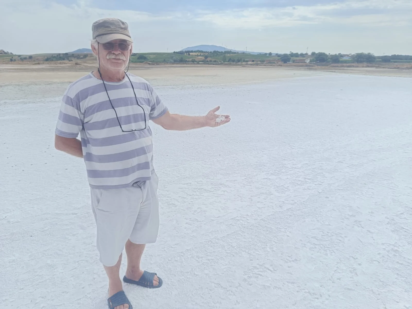  Edirne'nin Enez ilçesinde, sıcak hava dalgası nedeniyle kuruyan Taşaltı