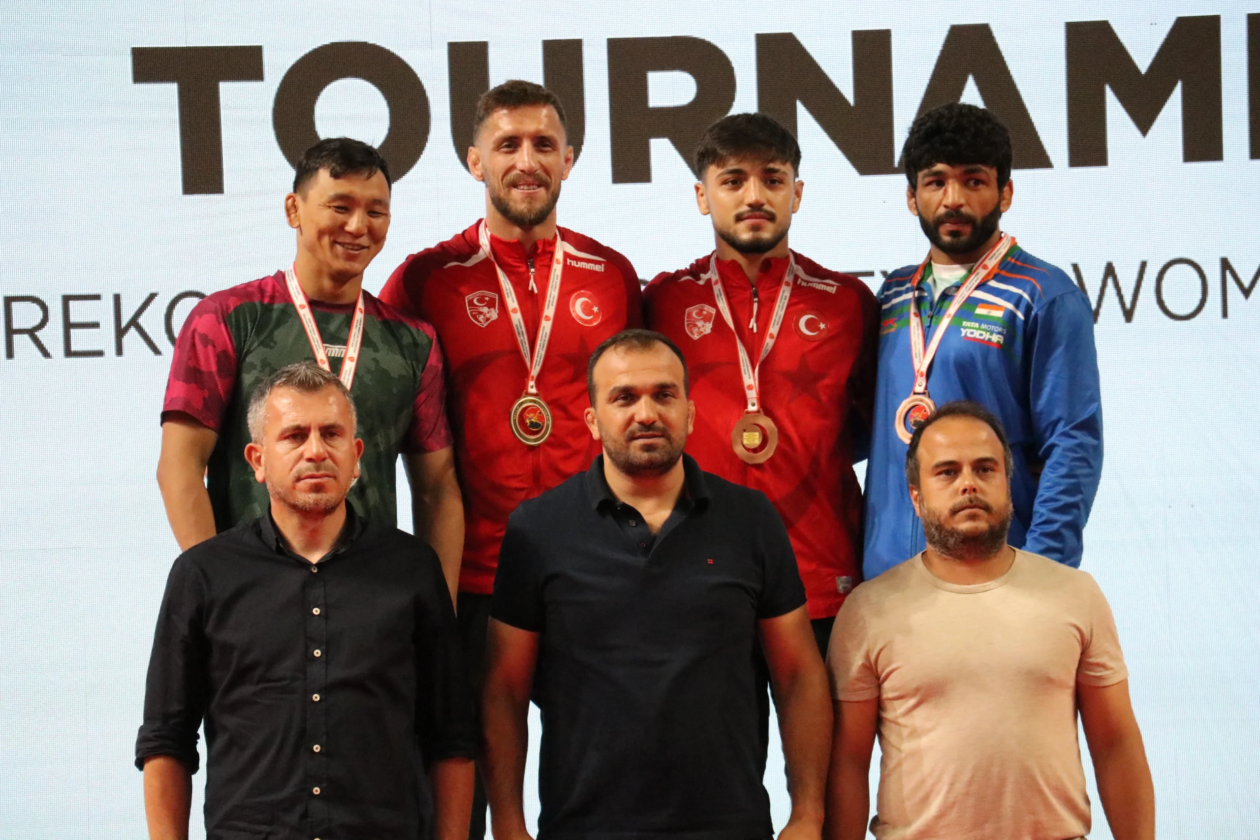  18 ülkeden 600 sporcunun katıldığı Uluslararası Güreş Turnuvası’nda Türkiye,