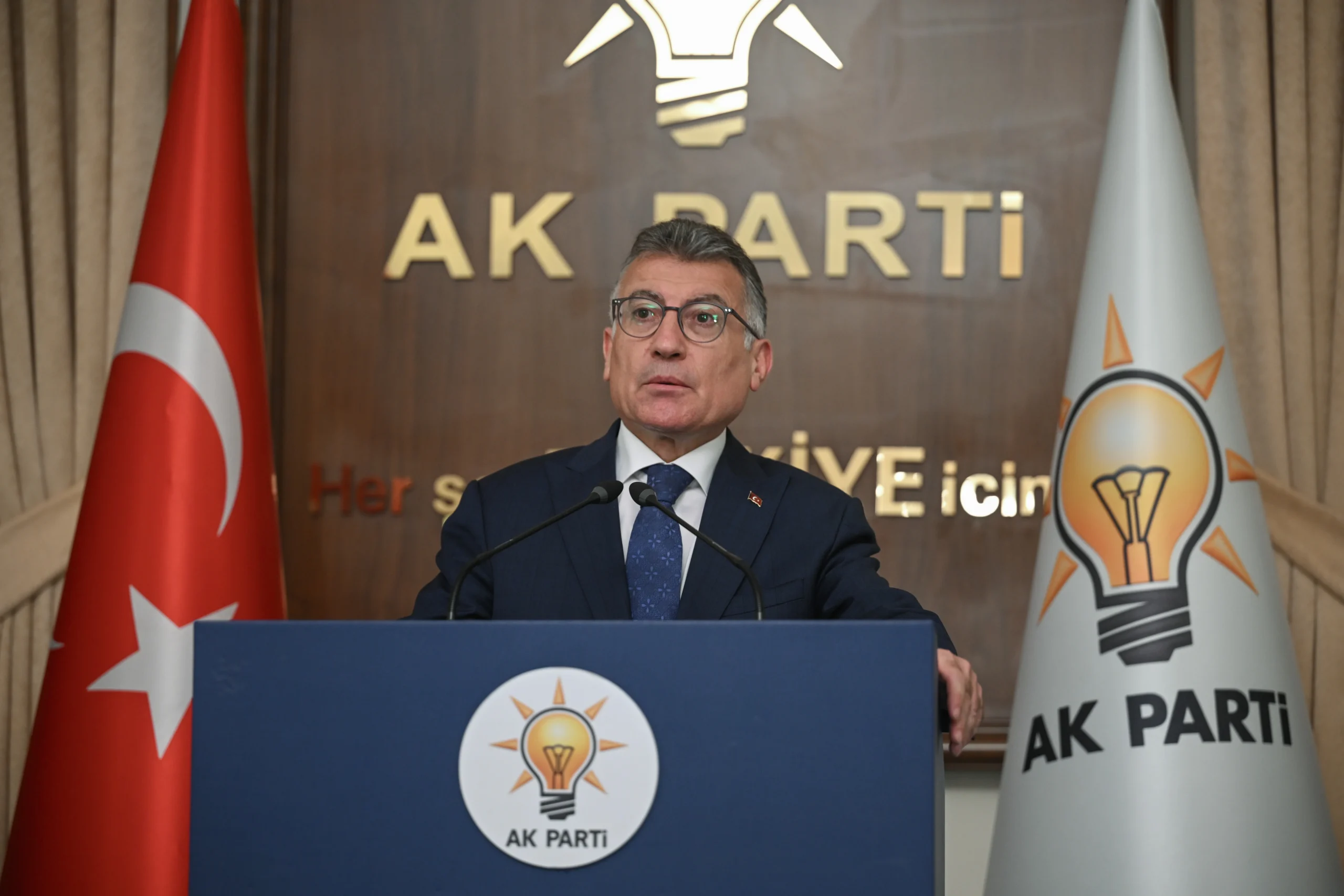  AK Parti, çalışma hayatından sosyal güvenliğe, askerî hizmetten kamu