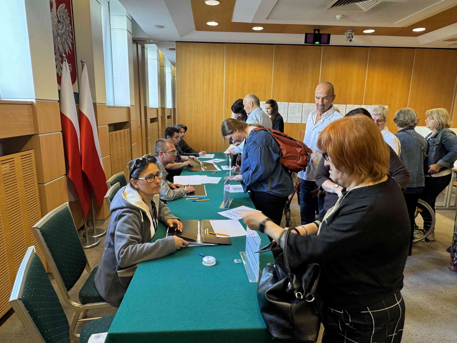 Polonya’da yaklaşık 29 milyon seçmen, yeni cumhurbaşkanını belirlemek için ikinci