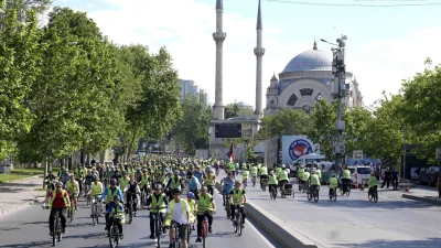 Yeşilay’ın geleneksel bisiklet turunun İstanbul ayağında, sağlıklı yaşam bilinciyle binlerce