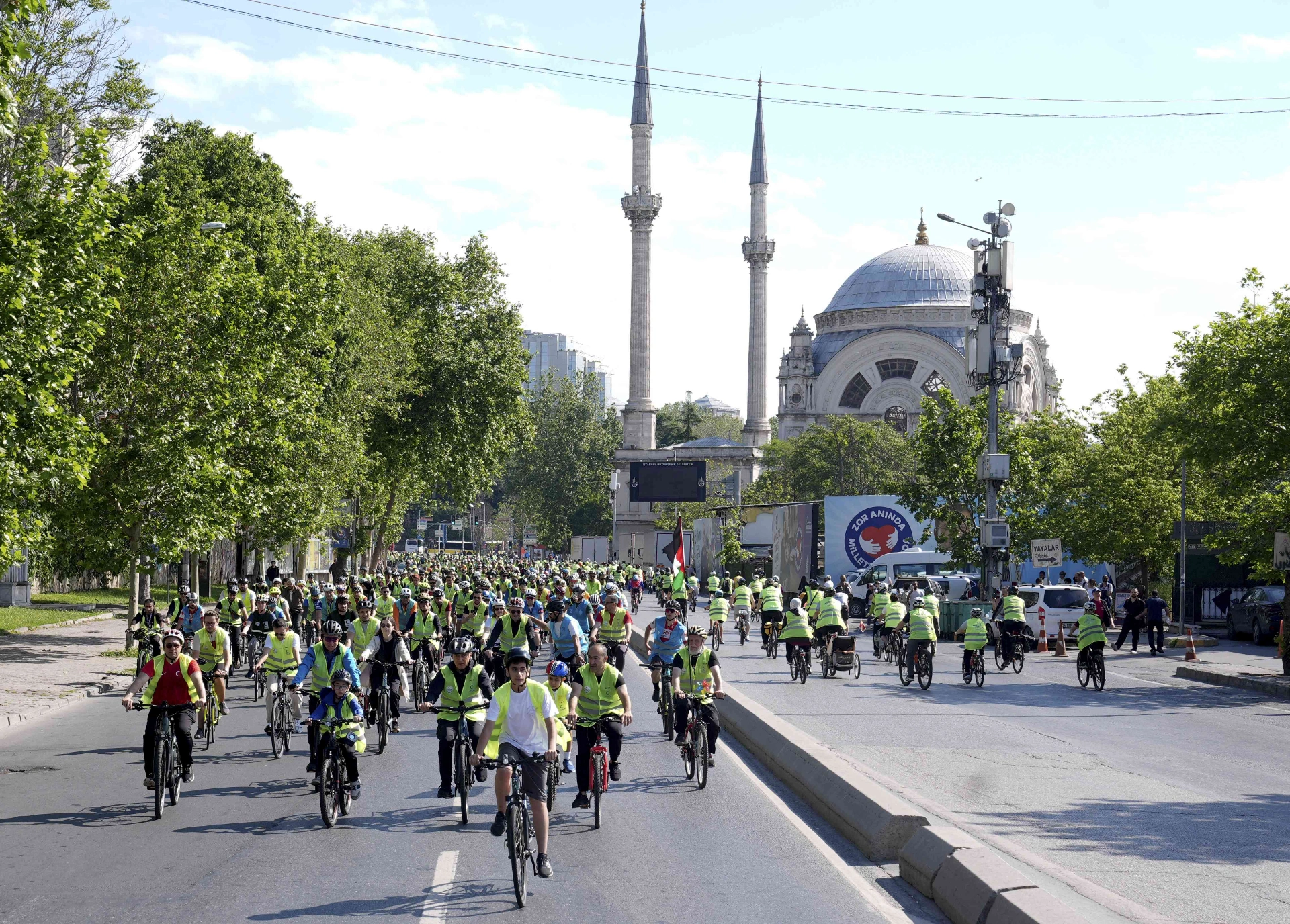 Yeşilay’ın geleneksel bisiklet turunun İstanbul ayağında, sağlıklı yaşam bilinciyle binlerce