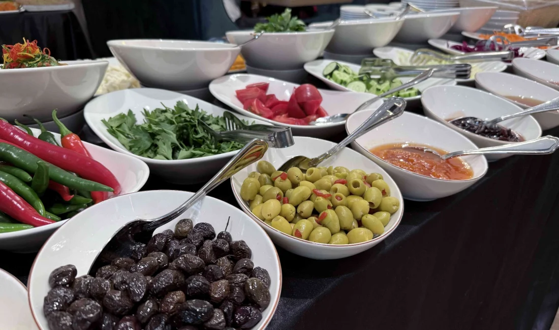 Moskova'da "Dünya Kahvaltı Günü" dolayısıyla düzenlenen etkinlikte Türk kahvaltısının eşsiz