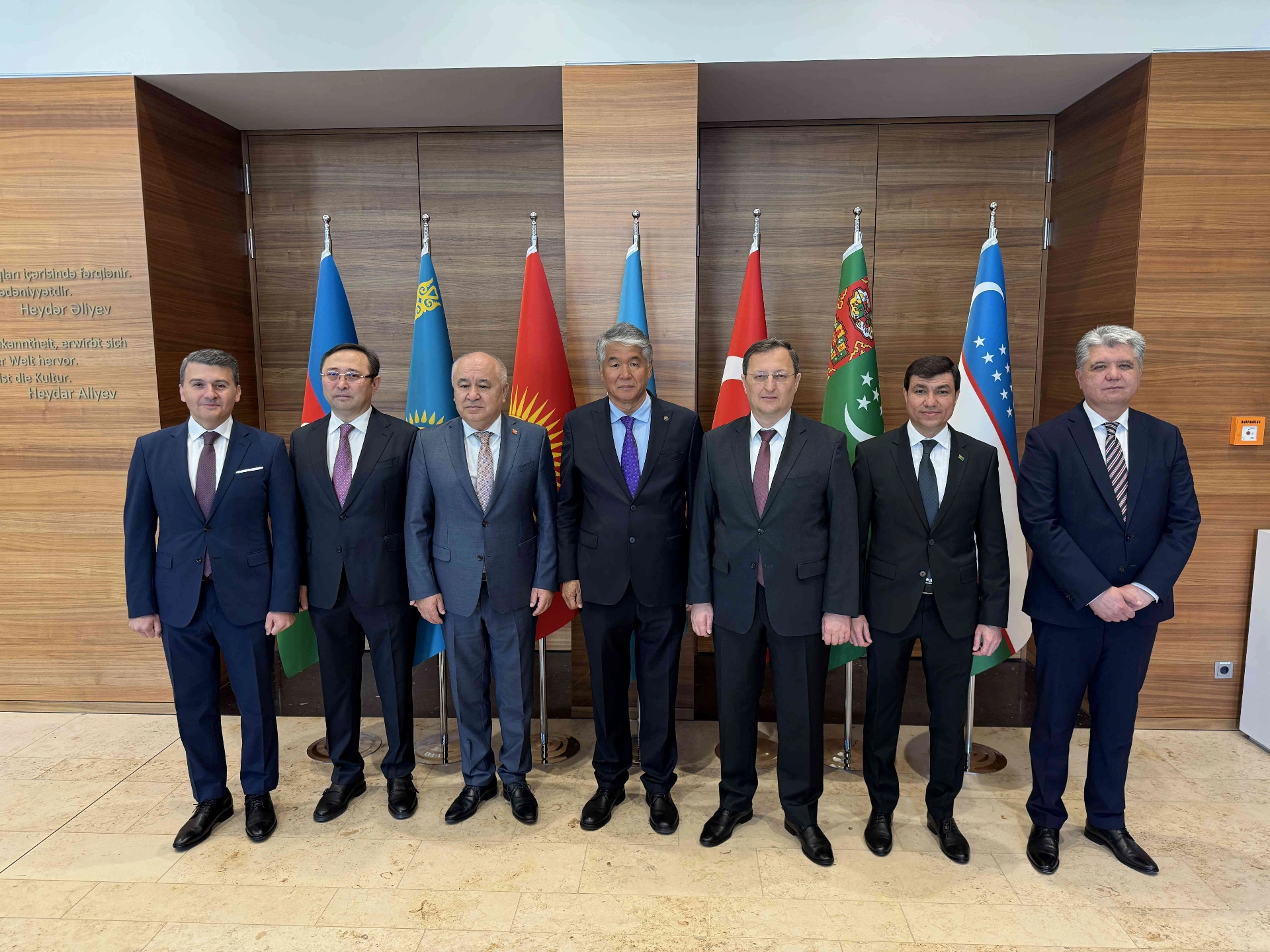 Almanya'nın başkenti Berlin'de düzenlenen konferansla, Türk dünyasının tarihi ve kültürel